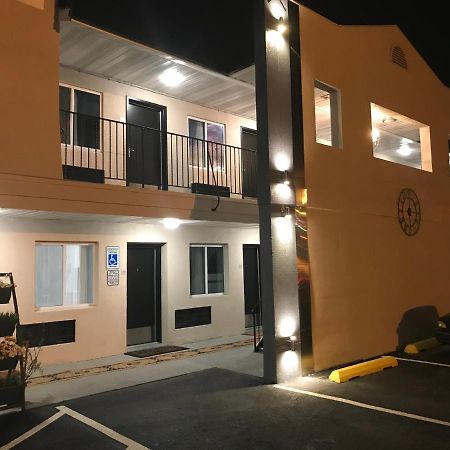 Motel The Carasaljo Lakewood Exterior foto